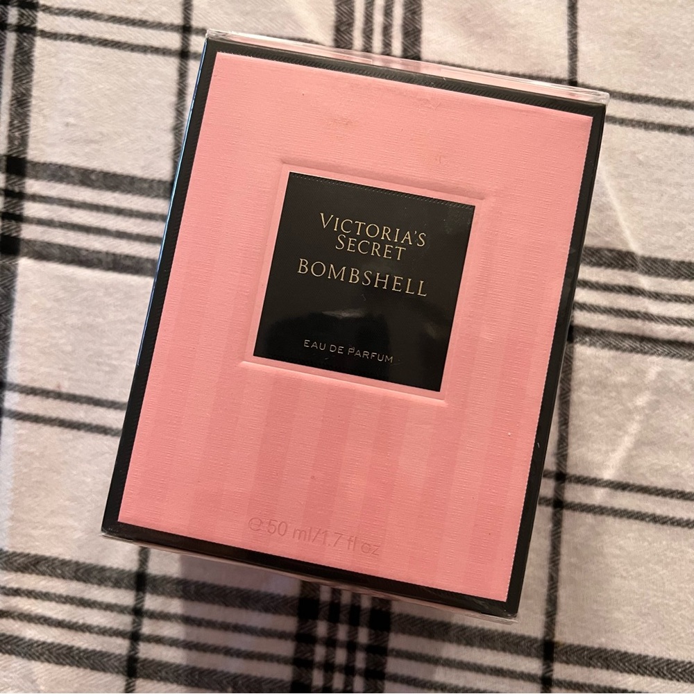 BNIB Victoria’s Secret Bombshell perfume